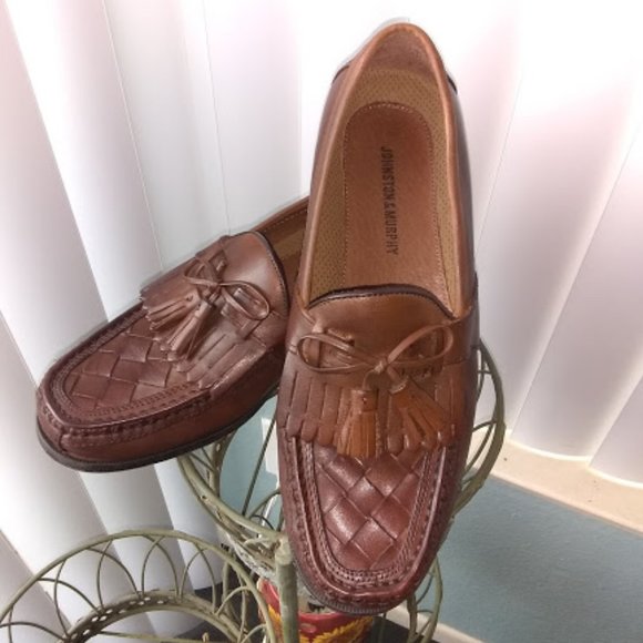 Johnston & Murphy Other - Men's Leather tassel woven loafer